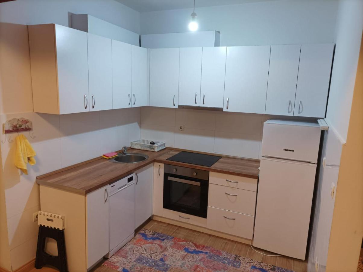 Two Rooms And Kitchen, Bathroom With Balcony Apartment Skopje Exterior foto