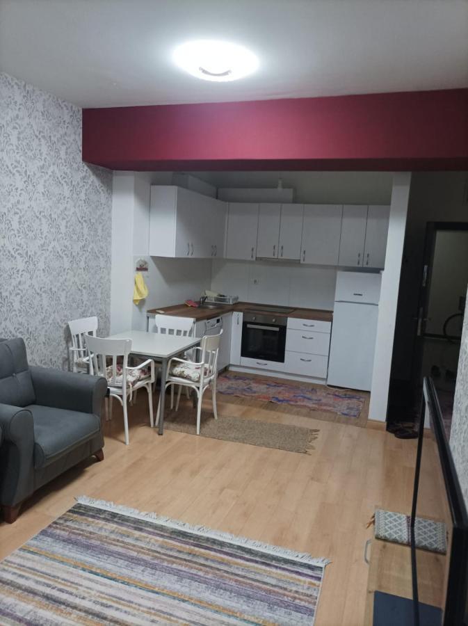 Two Rooms And Kitchen, Bathroom With Balcony Apartment Skopje Exterior foto