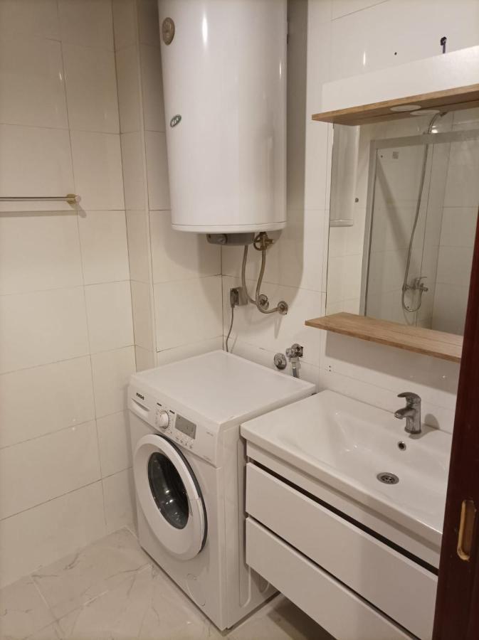 Two Rooms And Kitchen, Bathroom With Balcony Apartment Skopje Exterior foto