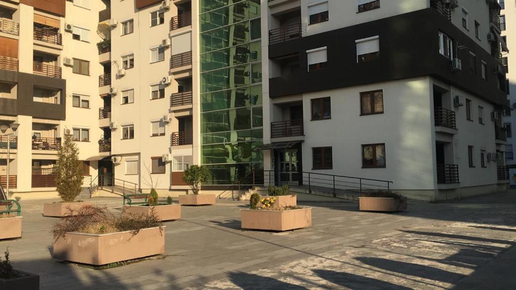 Two Rooms And Kitchen, Bathroom With Balcony Apartment Skopje Exterior foto