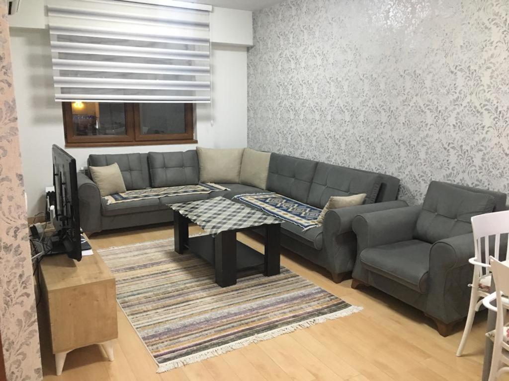 Two Rooms And Kitchen, Bathroom With Balcony Apartment Skopje Exterior foto