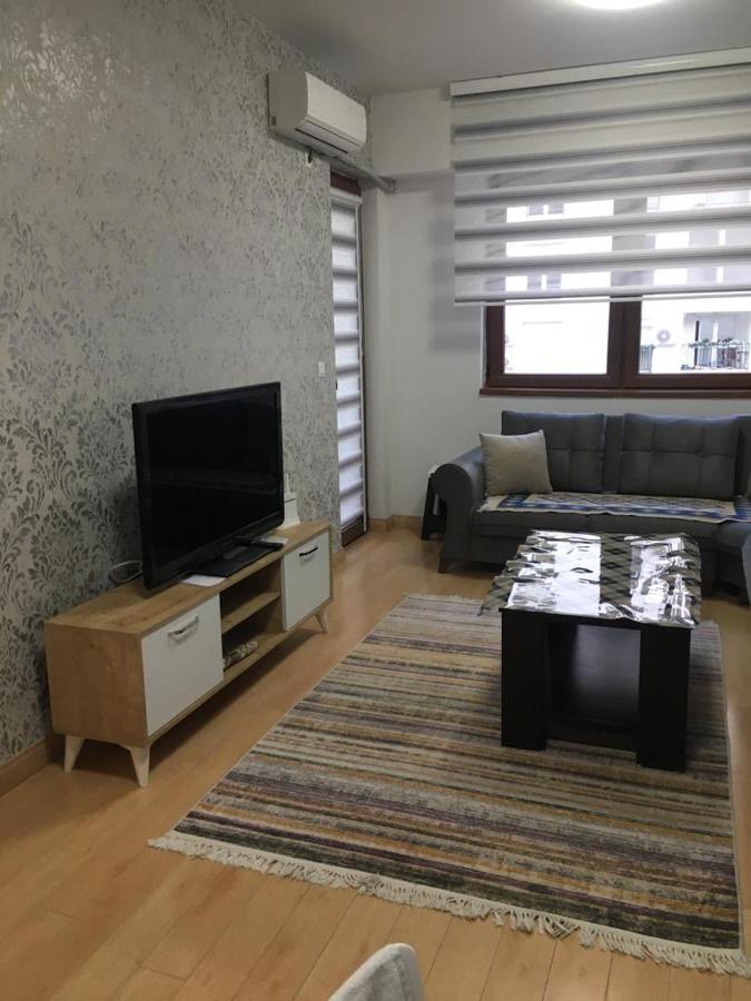 Two Rooms And Kitchen, Bathroom With Balcony Apartment Skopje Exterior foto