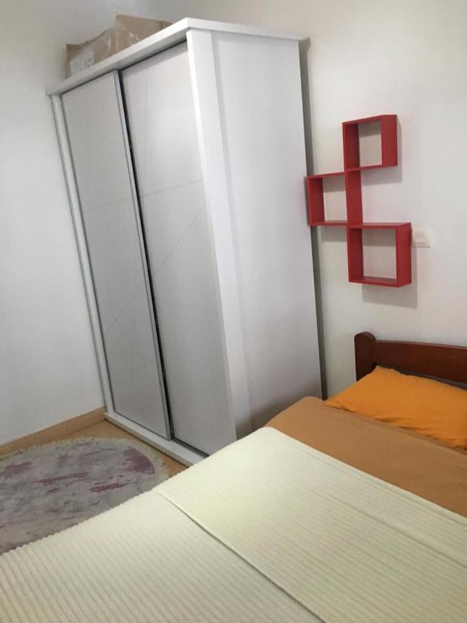 Two Rooms And Kitchen, Bathroom With Balcony Apartment Skopje Exterior foto