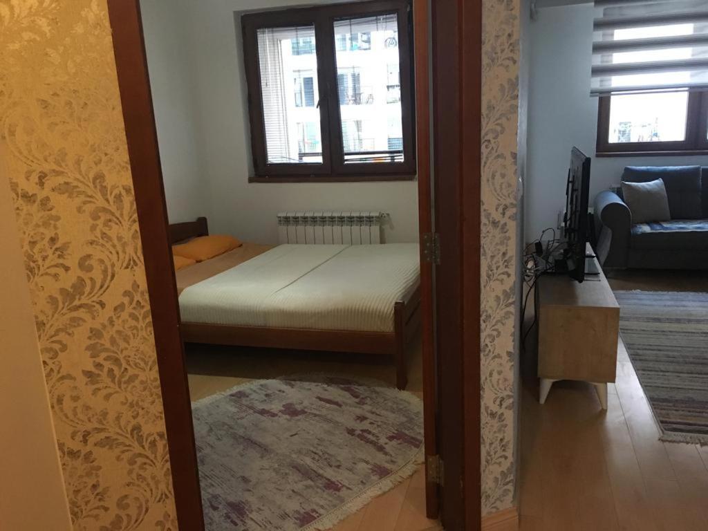 Two Rooms And Kitchen, Bathroom With Balcony Apartment Skopje Exterior foto