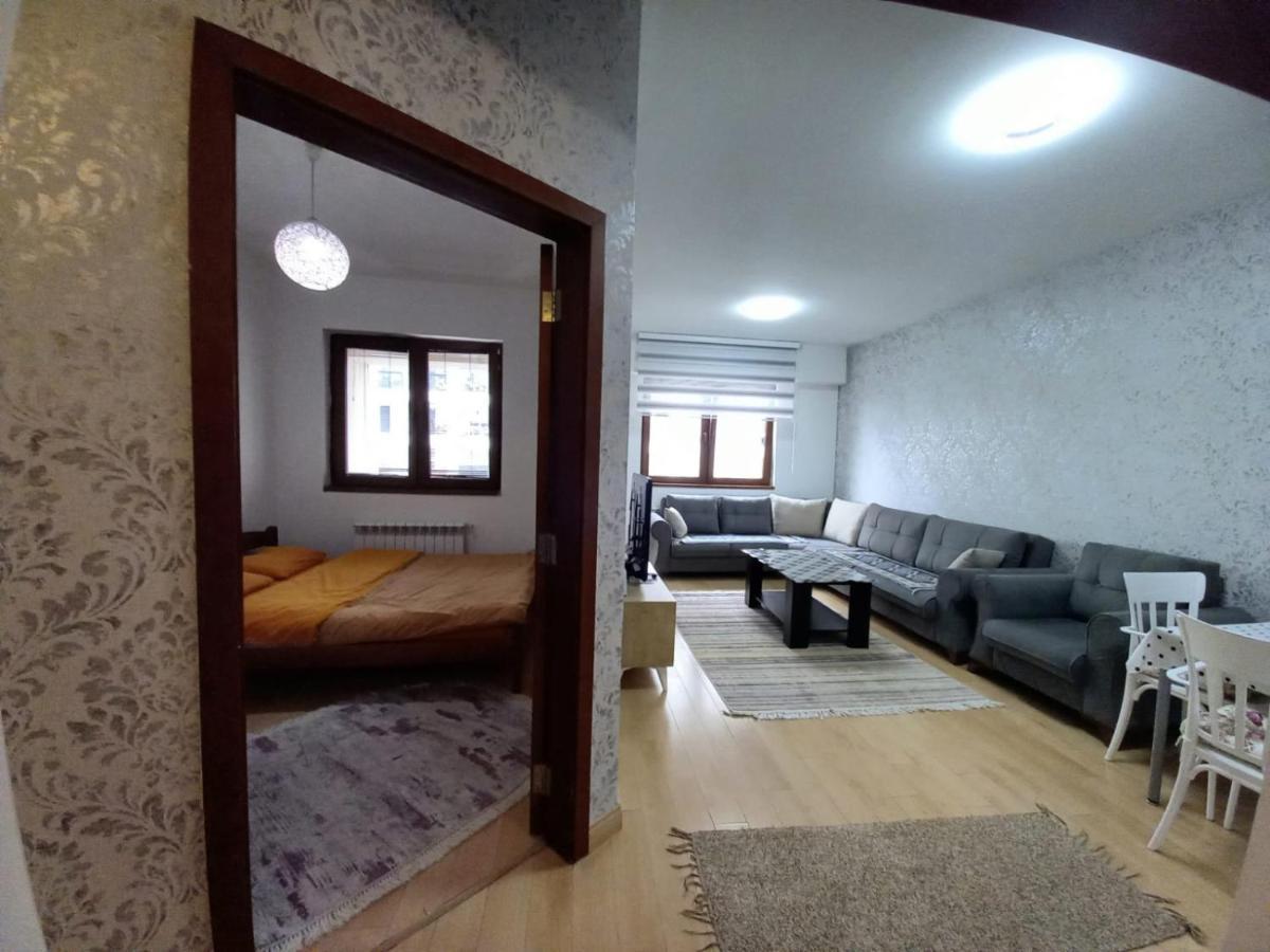 Two Rooms And Kitchen, Bathroom With Balcony Apartment Skopje Exterior foto
