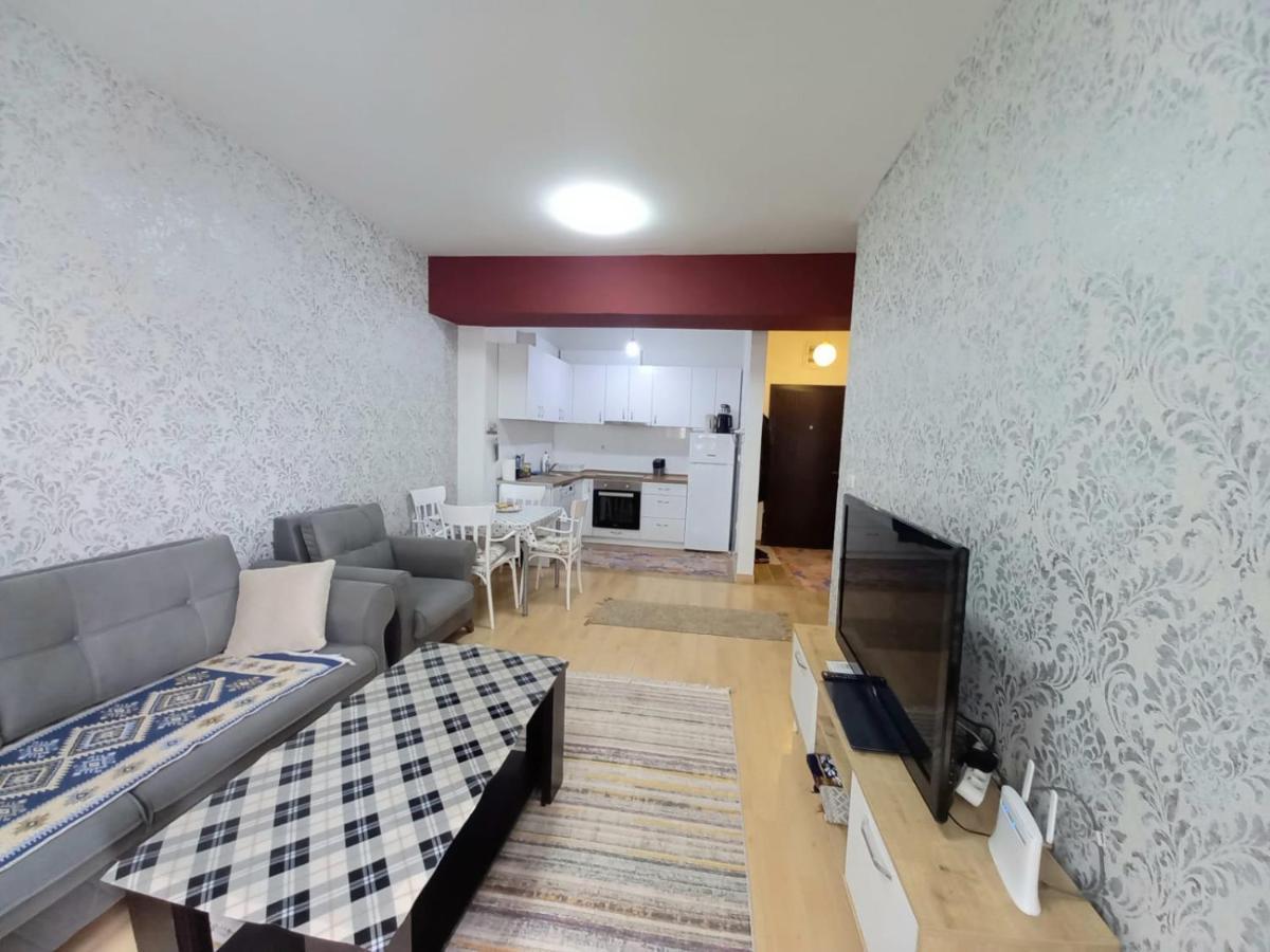 Two Rooms And Kitchen, Bathroom With Balcony Apartment Skopje Exterior foto