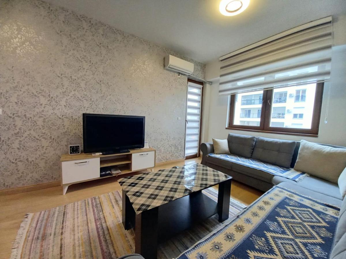 Two Rooms And Kitchen, Bathroom With Balcony Apartment Skopje Exterior foto