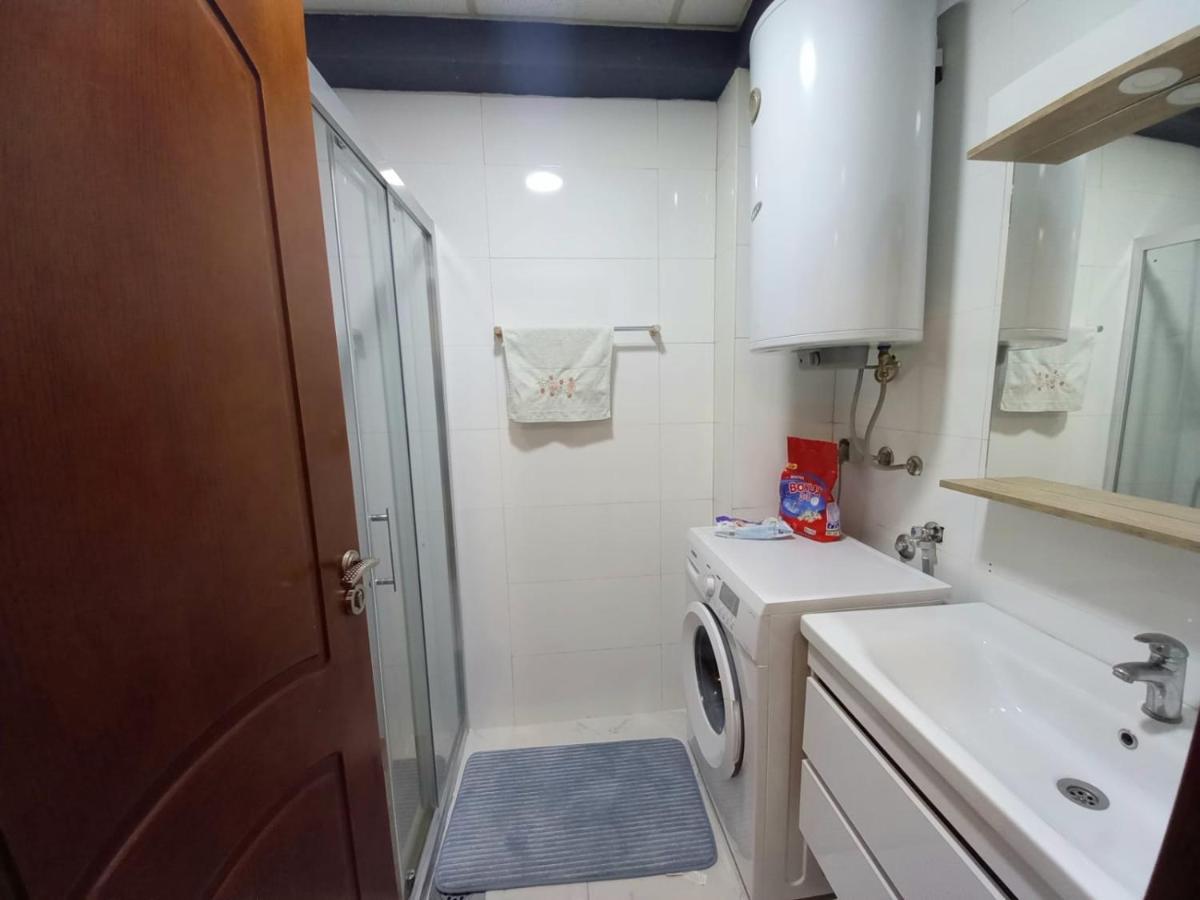 Two Rooms And Kitchen, Bathroom With Balcony Apartment Skopje Exterior foto