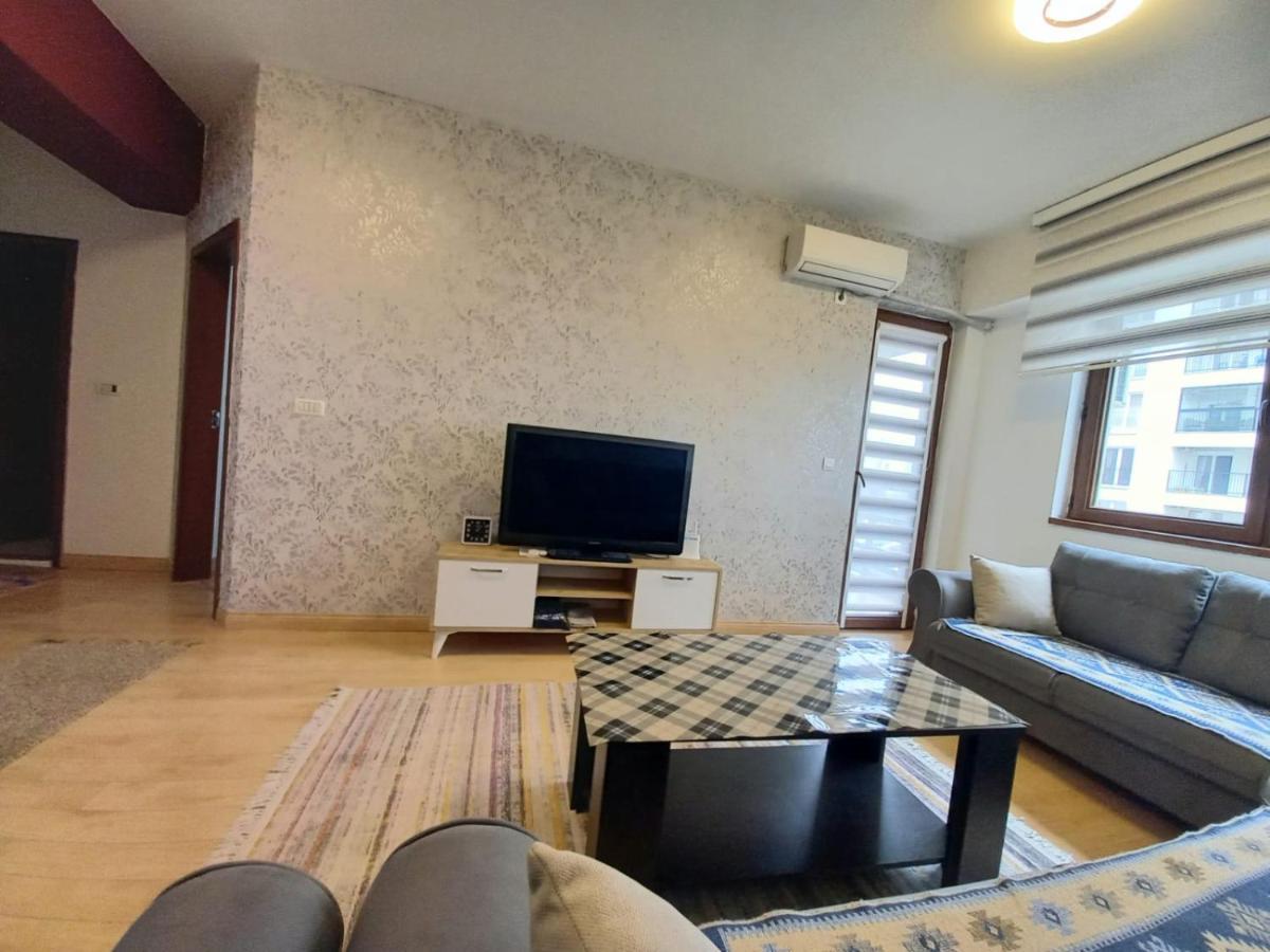 Two Rooms And Kitchen, Bathroom With Balcony Apartment Skopje Exterior foto