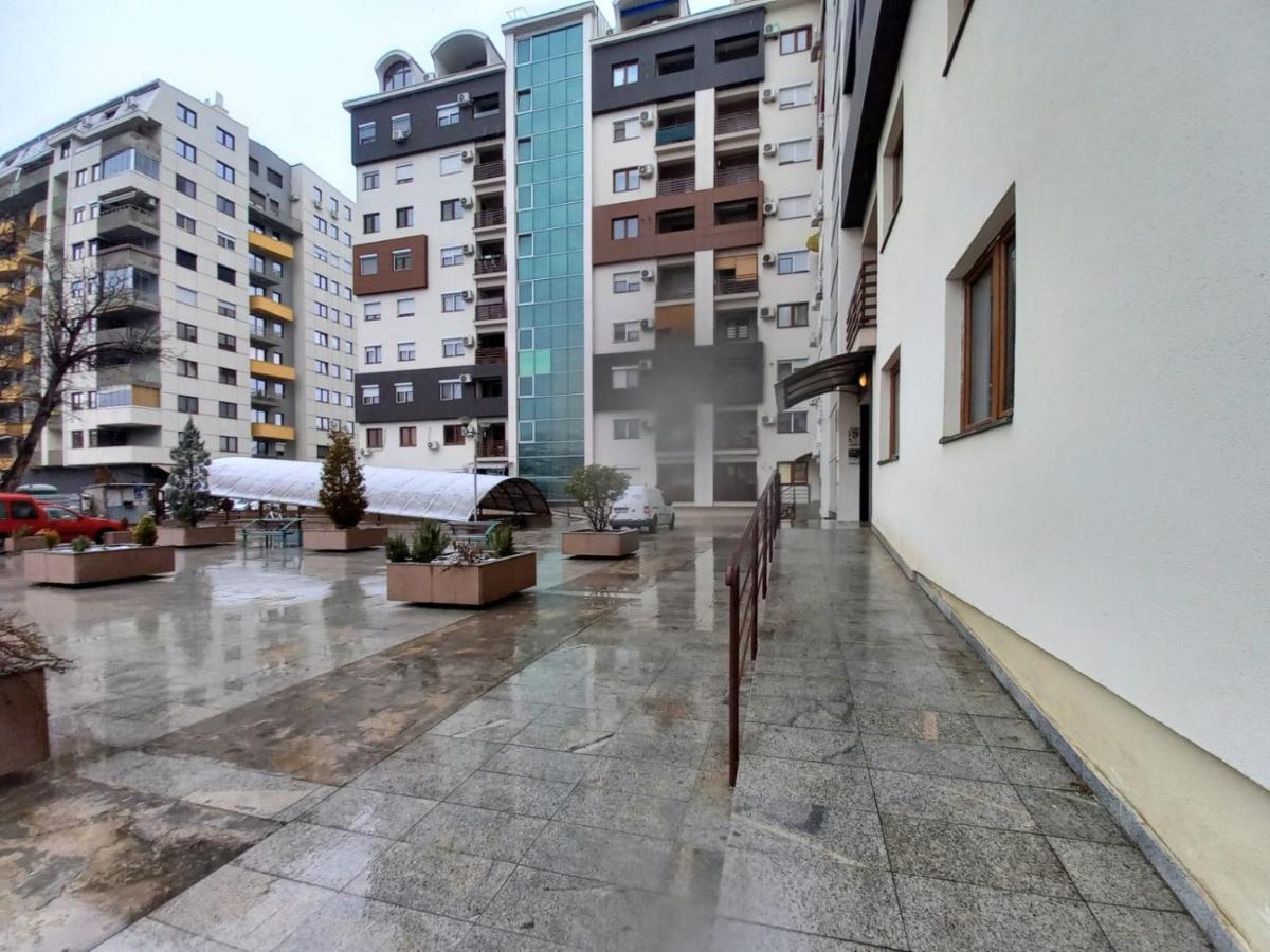 Two Rooms And Kitchen, Bathroom With Balcony Apartment Skopje Exterior foto